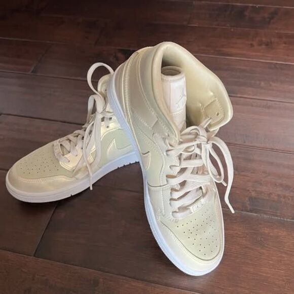 Nike Women's Air Jordan 1 Mid SE Goose Feather Yellow WMNS CK6587-200 Size 10